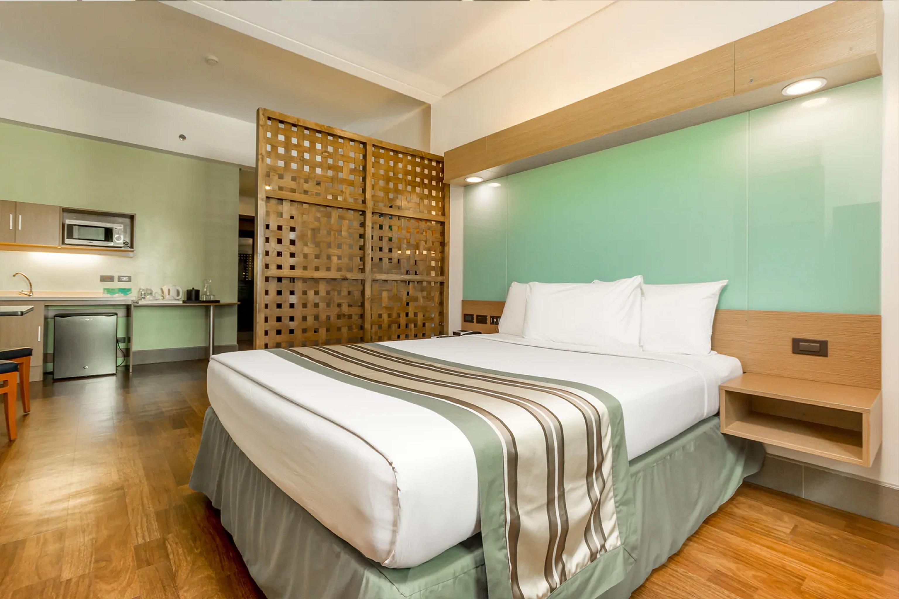 Microtel By Wyndham South Forbes Near Nuvali 3*