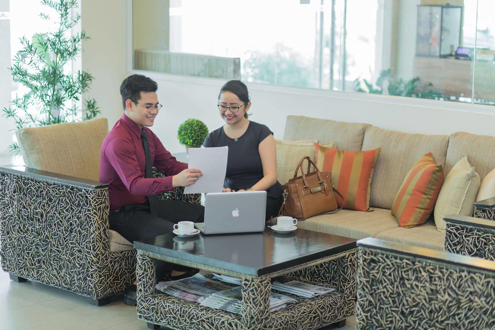Microtel By Wyndham South Forbes Near Nuvali Hotel Santa Rosa (Laguna)
