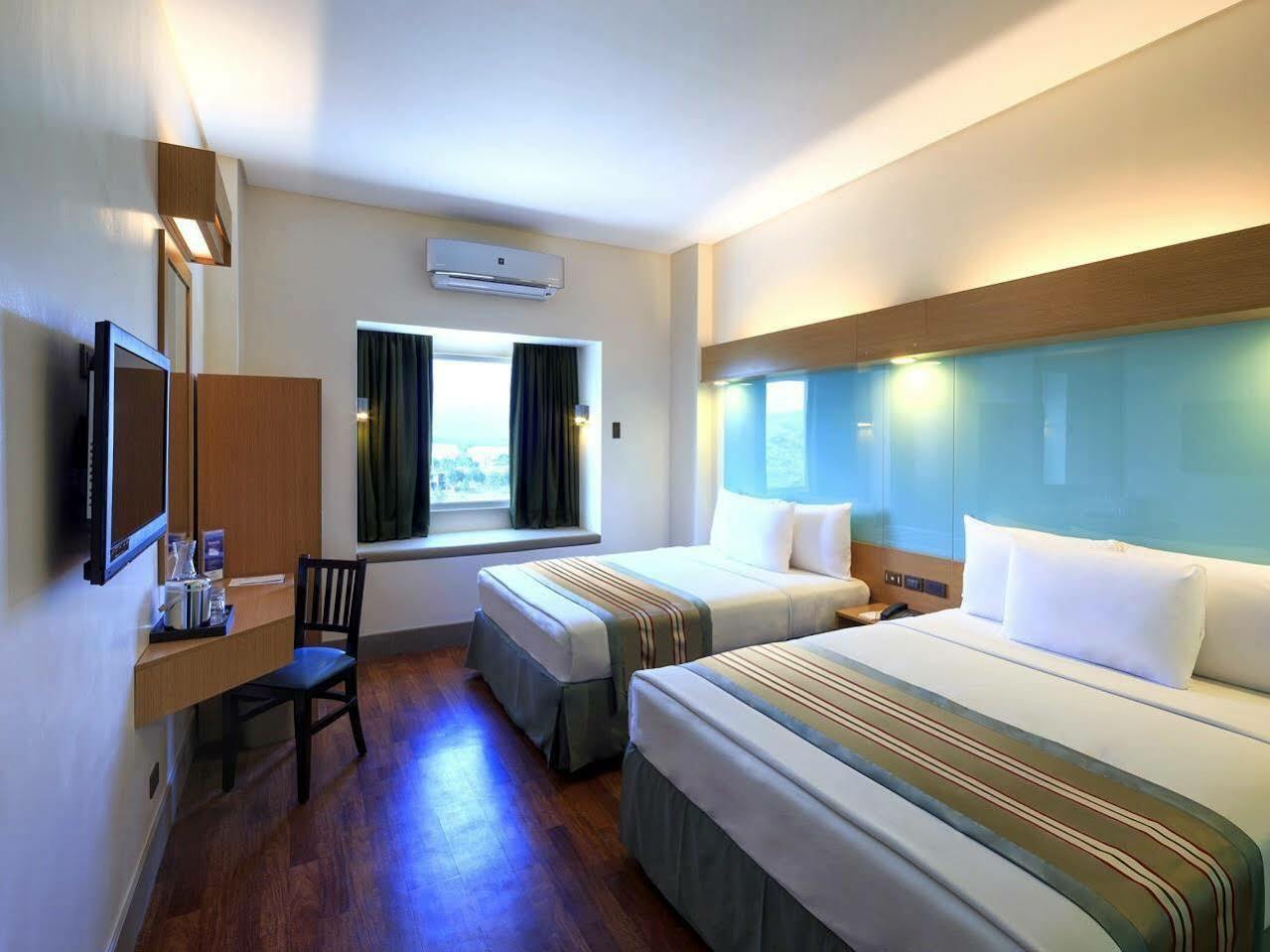 Hotel Microtel By Wyndham South Forbes Near Nuvali Santa Rosa (Laguna)